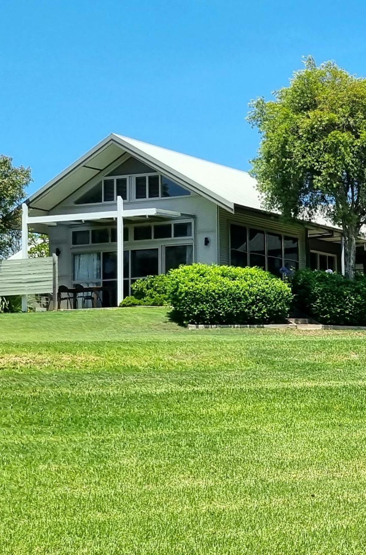 Elfin Hill Vineyard Accommodation Pokolbin Exteriör bild